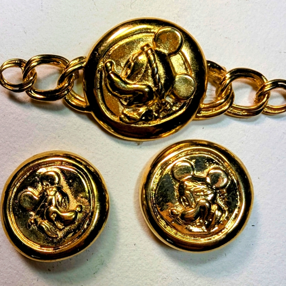 Wendy Gell Disney Earrings Mickey Roman Emperor Pin To Match.